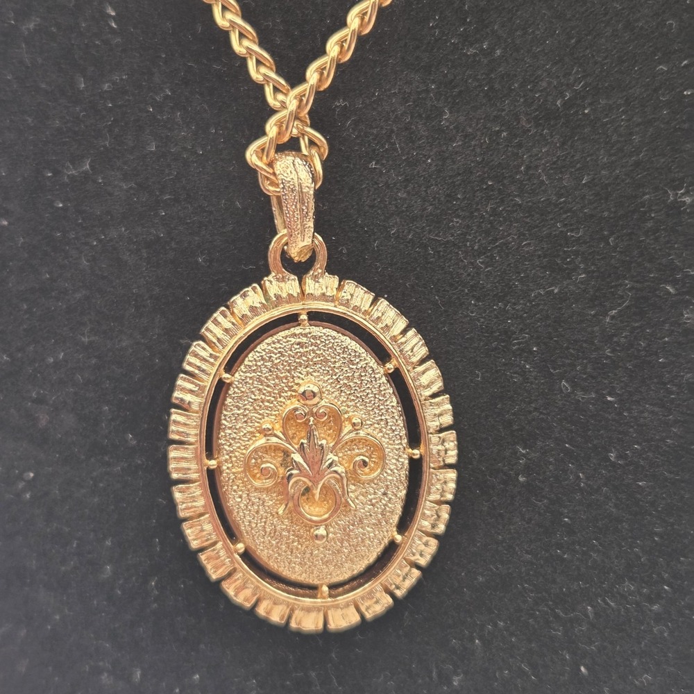 VTG Gold Tone Spinner Cameo Fleur De Lis Pendant Necklace - Picture 5 of 7